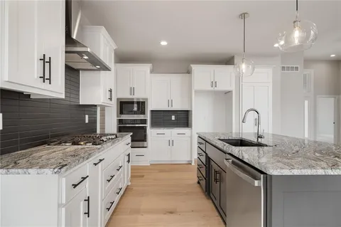 $667,900 | 25080 West 141st Terrace, Olathe, KS 66061