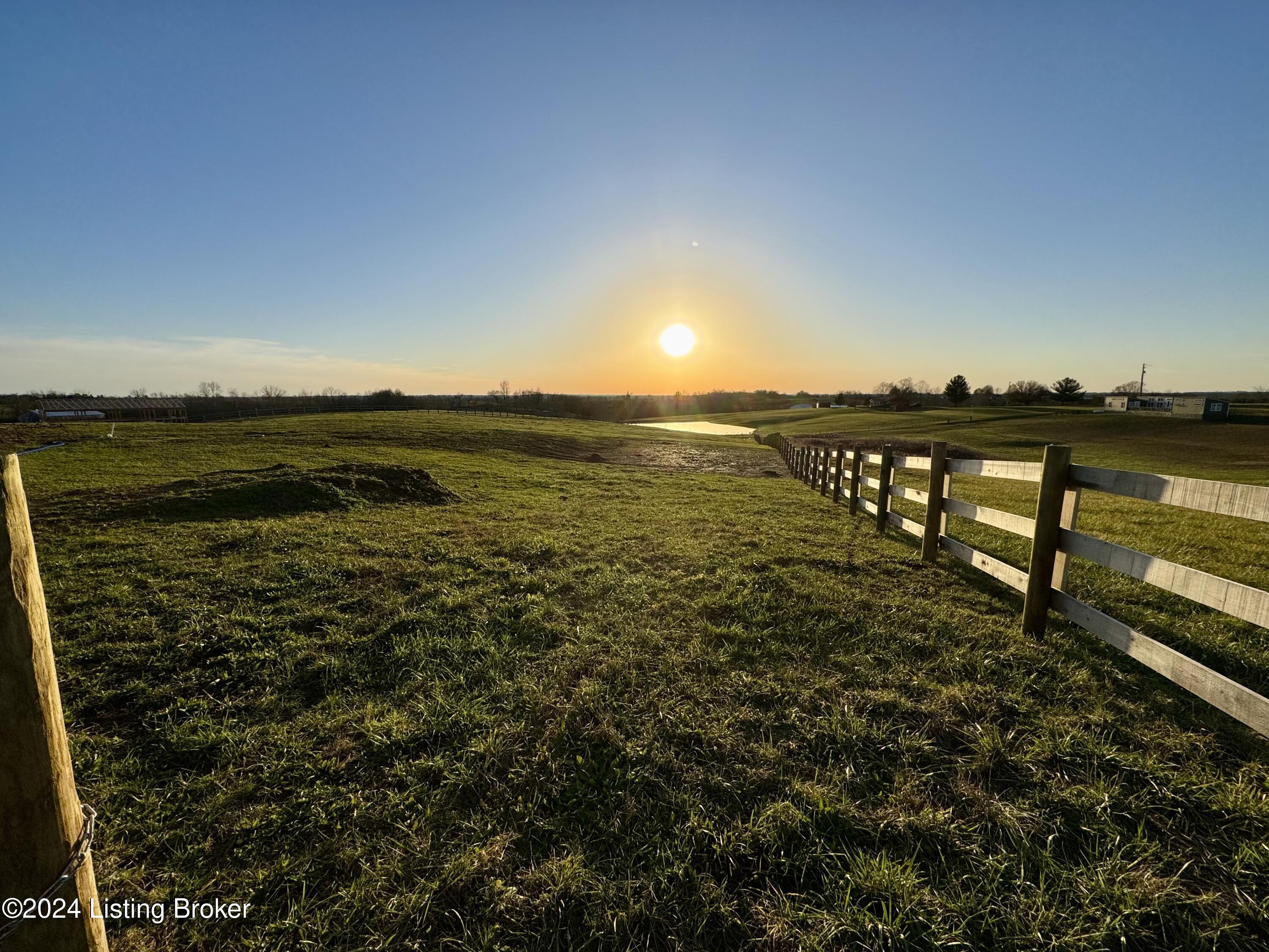 7181 Bloomfield Road Springfield, KY 40069 - Photo 2 of 28 IMG_1289