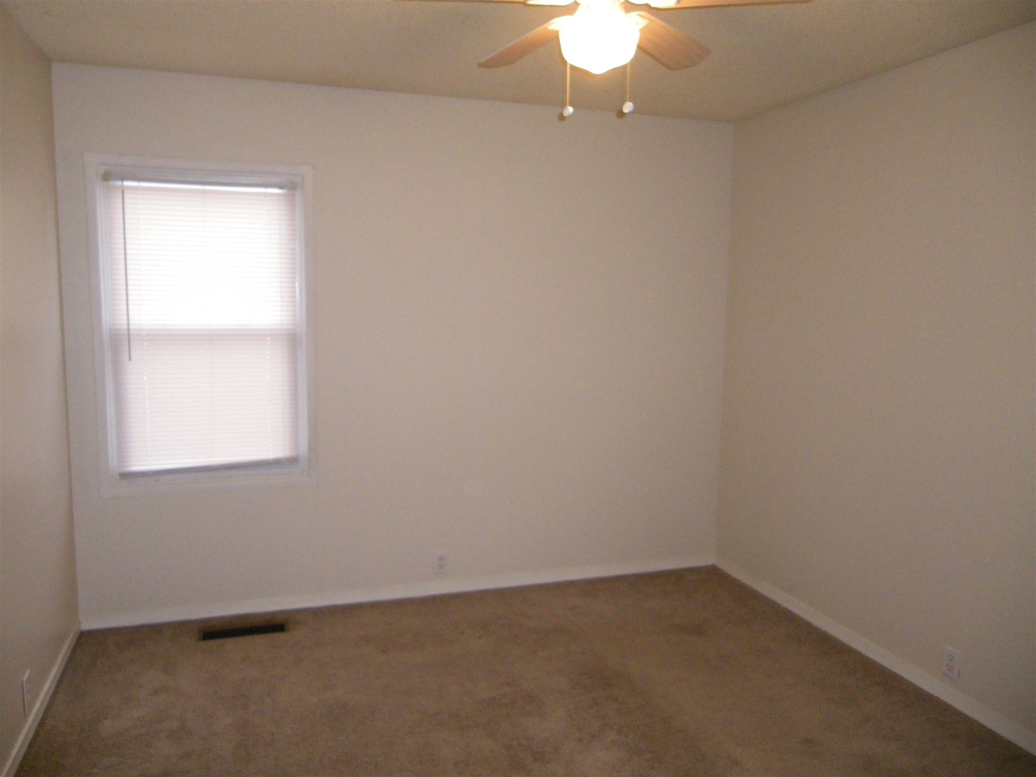 413 Lexington Road Evansville, IN 47710 - Photo 5 of 11