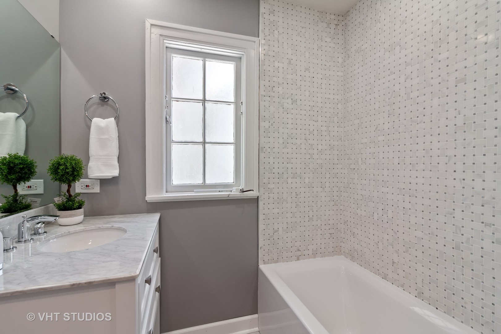 256 Shenstone Road Riverside, IL 60546 - Photo 17 of 21