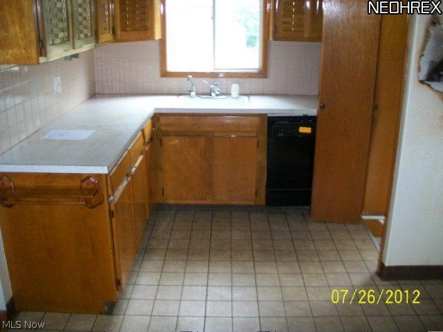 15216 Rockside Road Maple Heights, OH 44137 - Photo 2 of 12