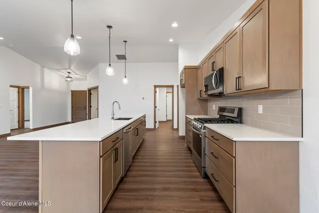 $573,900 | 8908 West Cultivator Avenue, Rathdrum, ID 83858