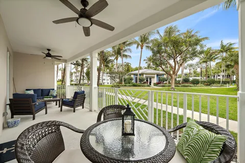 $725,000 | 814 Bay Colony Drive South, Juno Beach, FL 33408