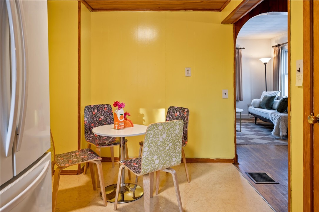 31 Cragg Road Greece, NY 14616 - Photo 14 of 38 eat-In Kitchen