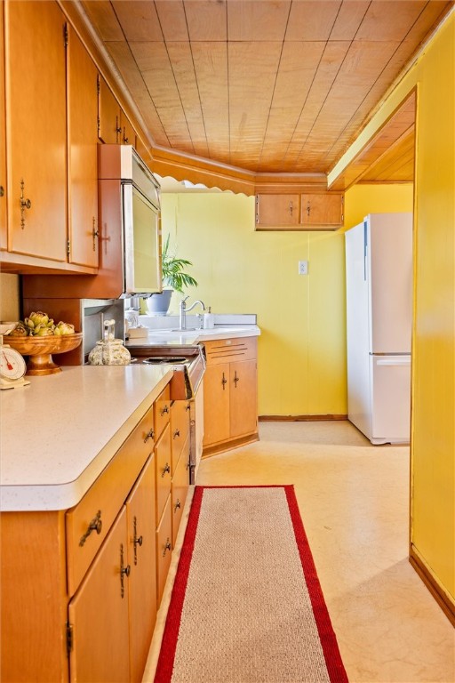 31 Cragg Road Greece, NY 14616 - Photo 17 of 38 Kitchen - rear entry