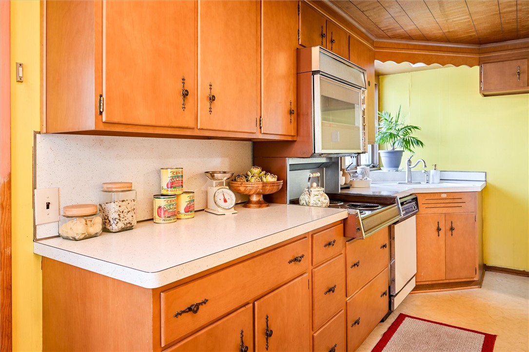 31 Cragg Road Greece, NY 14616 - Photo 18 of 38 Kitchen