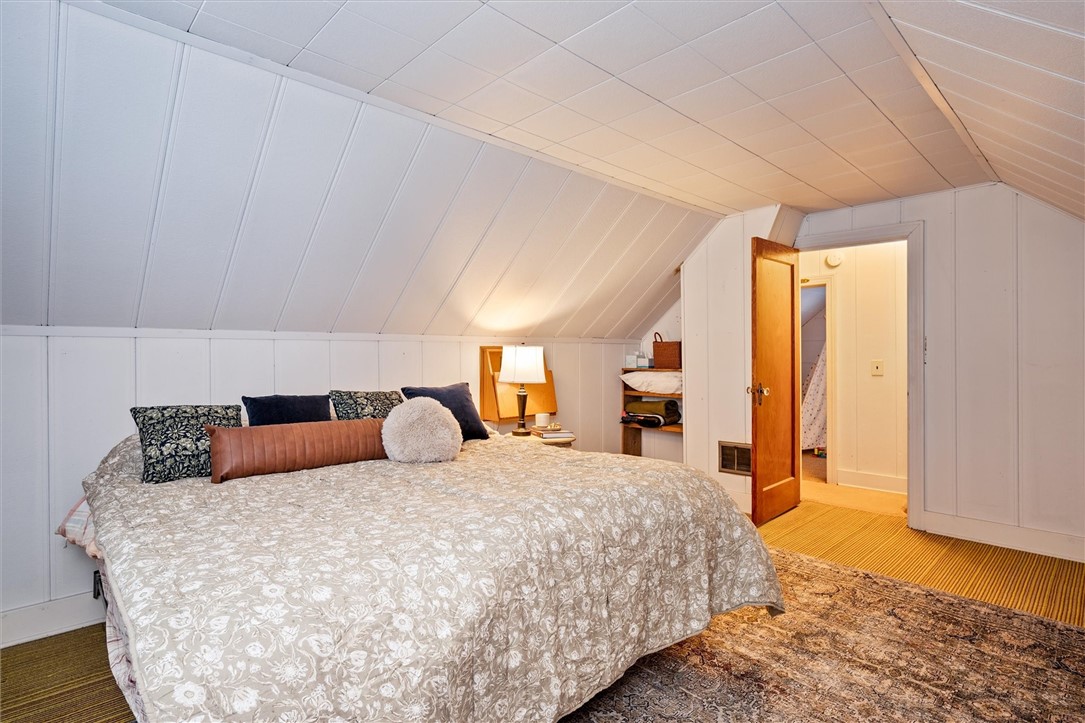 31 Cragg Road Greece, NY 14616 - Photo 25 of 38 2nd floor - Main Bedroom