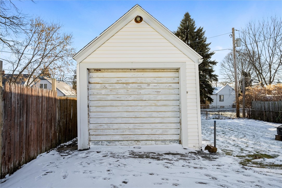 31 Cragg Road Greece, NY 14616 - Photo 32 of 38 Rear Garage