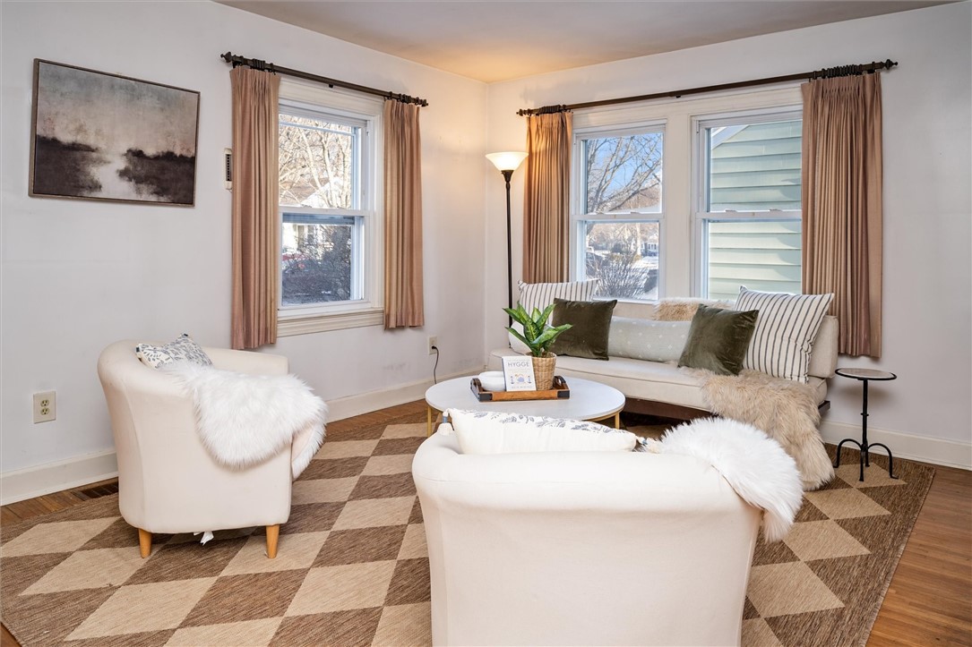 31 Cragg Road Greece, NY 14616 - Photo 4 of 38 Living Room
