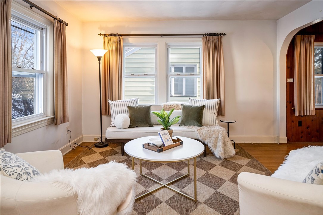 31 Cragg Road Greece, NY 14616 - Photo 5 of 38 Living Room