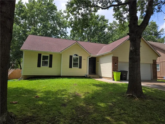 $342,500 | 401 Kimberly Drive, Belton, MO 64012