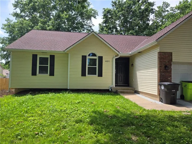 $342,500 | 401 Kimberly Drive, Belton, MO 64012