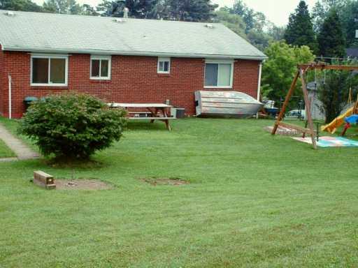 1144 Butler Road Springdale, PA 15144 - Photo 3 of 6 Yard/Garden.