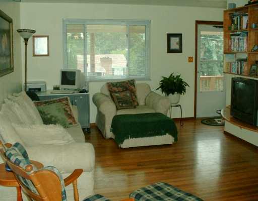 1144 Butler Road Springdale, PA 15144 - Photo 4 of 6 Living Room.