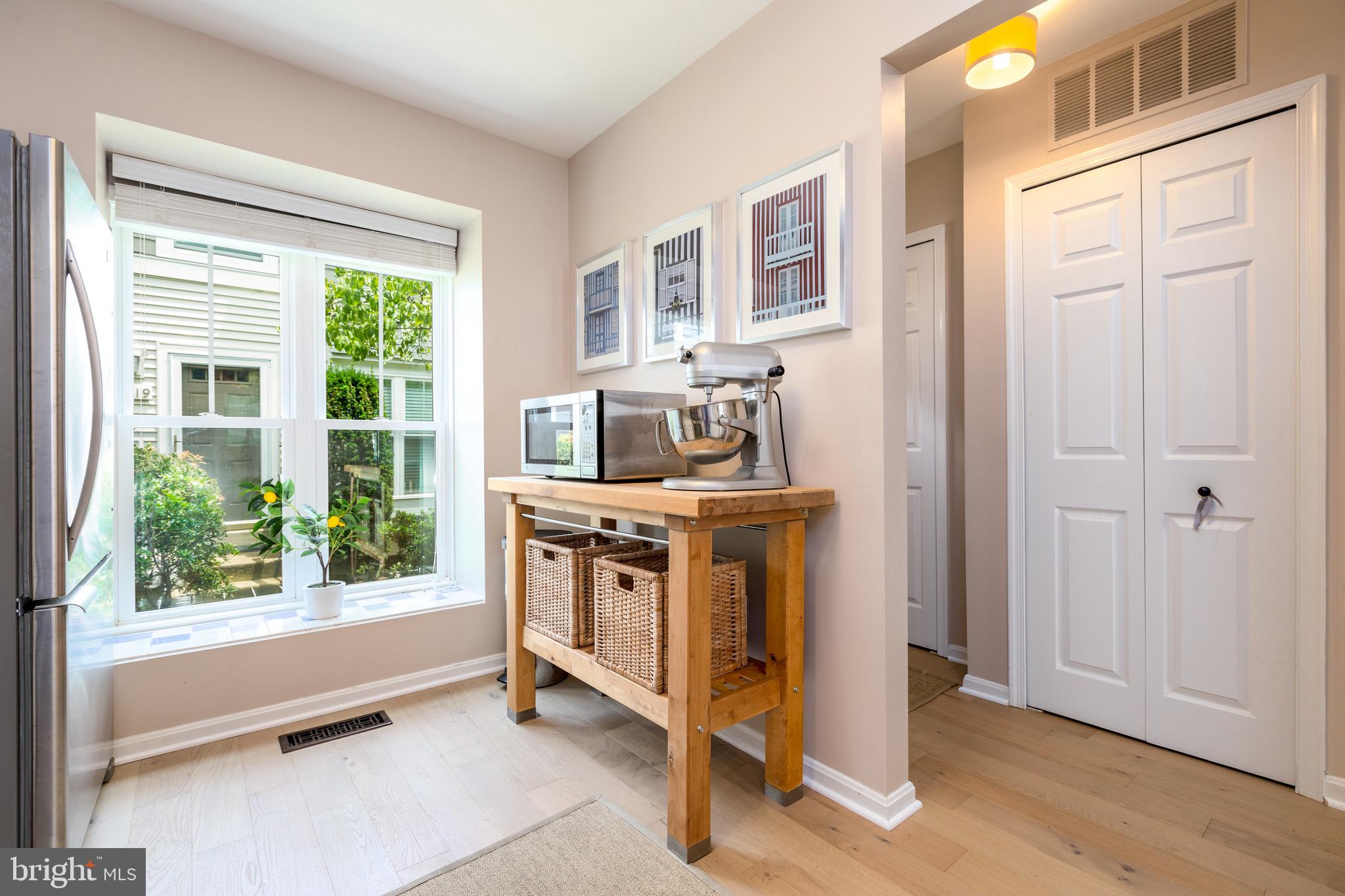 3841 9th Road South Arlington, VA 22204 - Photo 3 of 38 Gallery Image 3