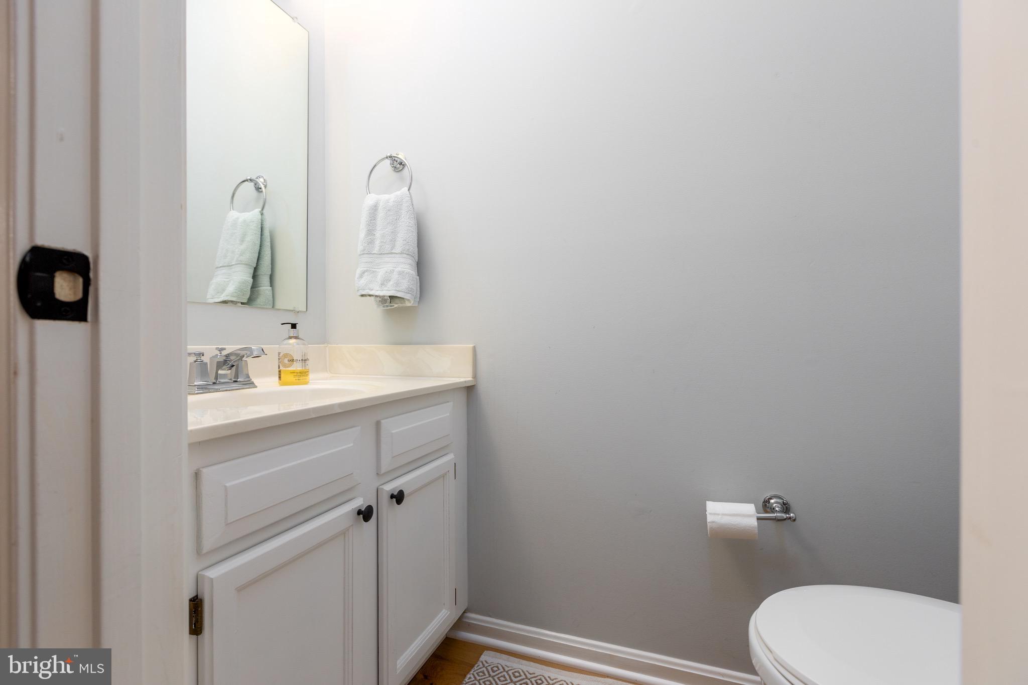 3841 9th Road South Arlington, VA 22204 - Photo 8 of 38 Gallery Image 8