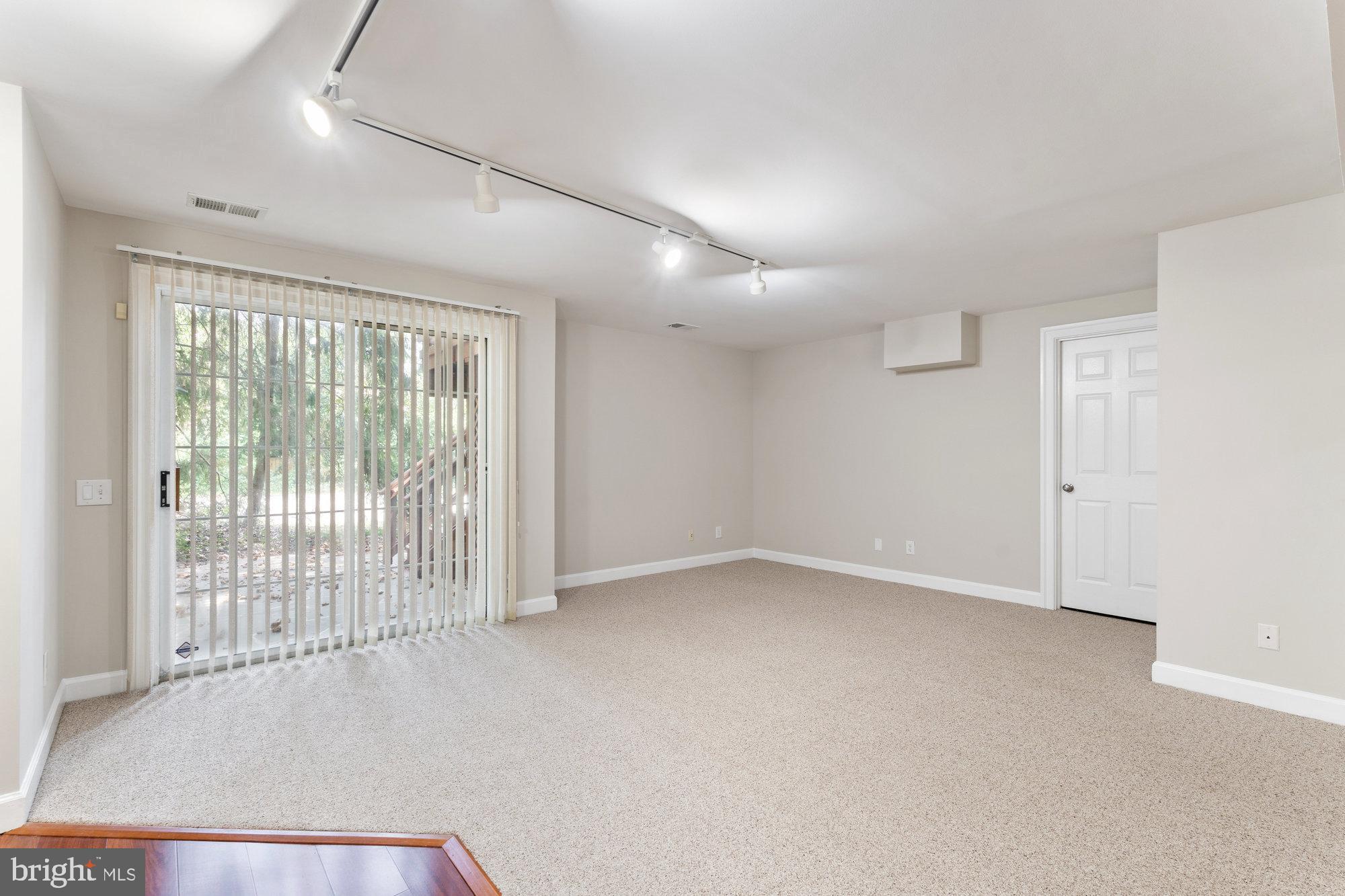 9704 Hidden Valley Road Vienna, VA 22181 - Photo 54 of 77 Gallery Image 54