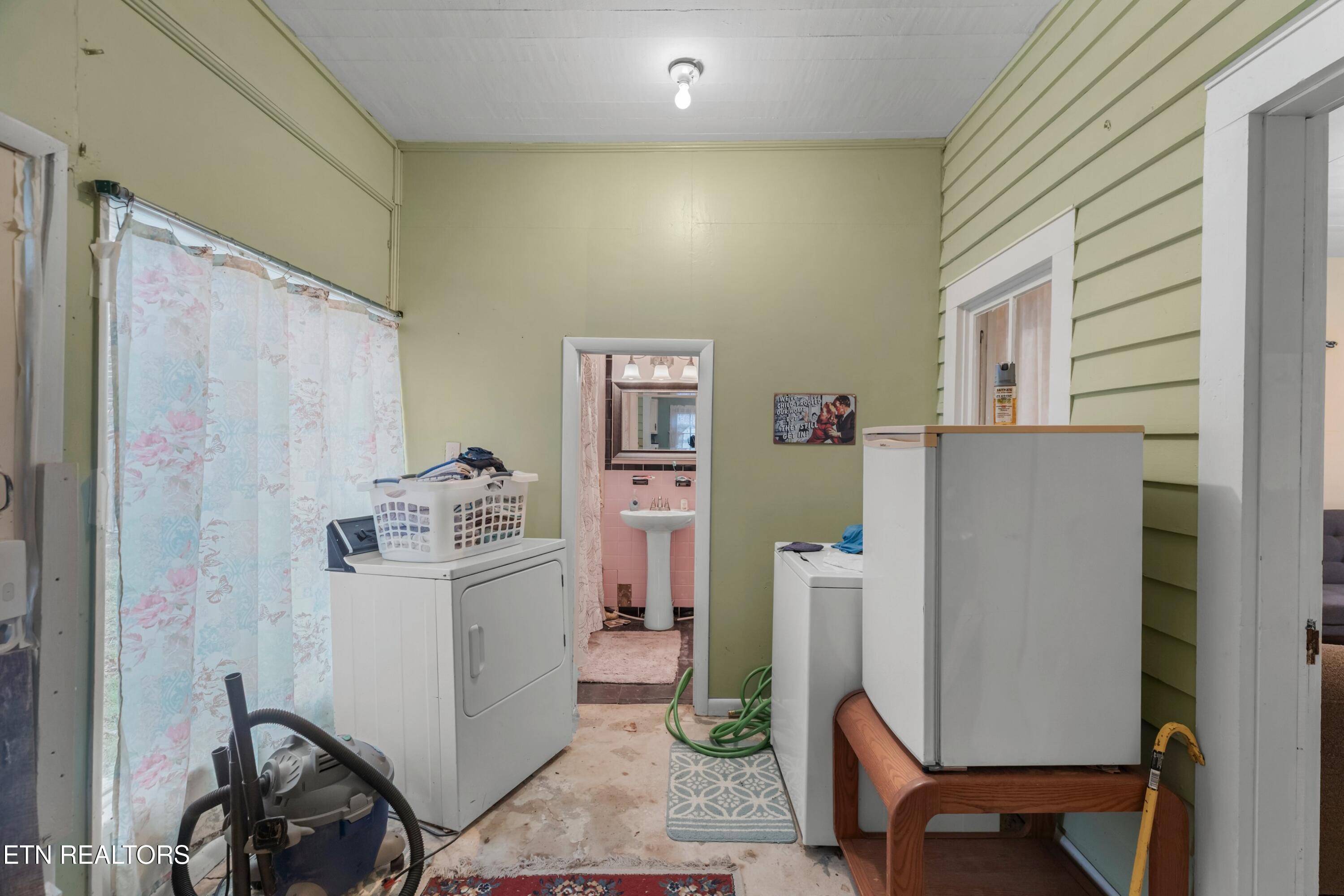 1568 Harold Patterson Road Dandridge, TN 37725 - Photo 16 of 35 010-1568HaroldPattersonRoad-Dandridge-TN