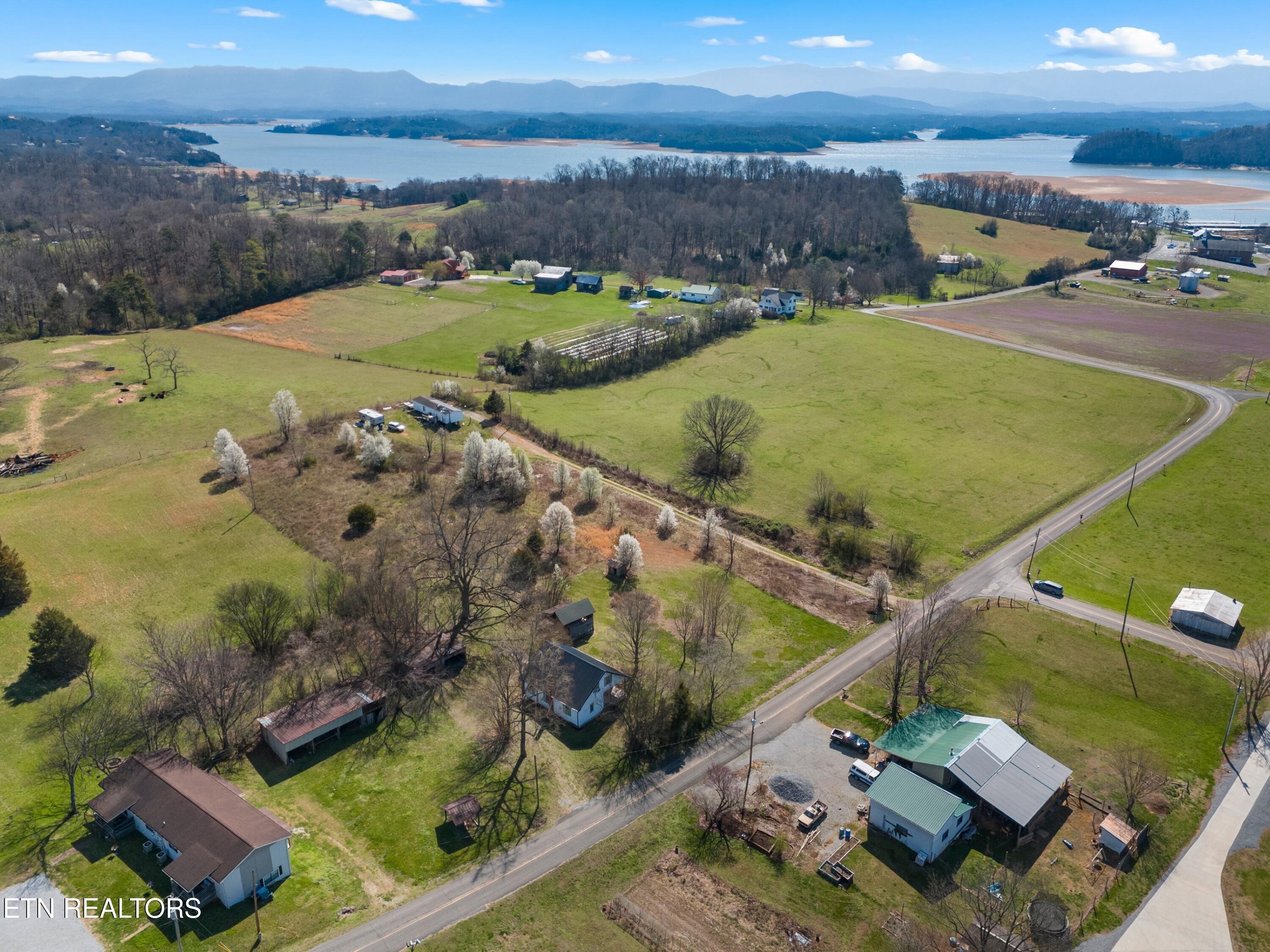 1568 Harold Patterson Road Dandridge, TN 37725 - Photo 33 of 35 030-1568HaroldPattersonRoad-Dandridge-TN