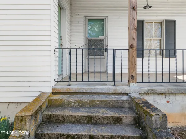 $239,900 | 1568 Harold Patterson Road, Dandridge, TN 37725