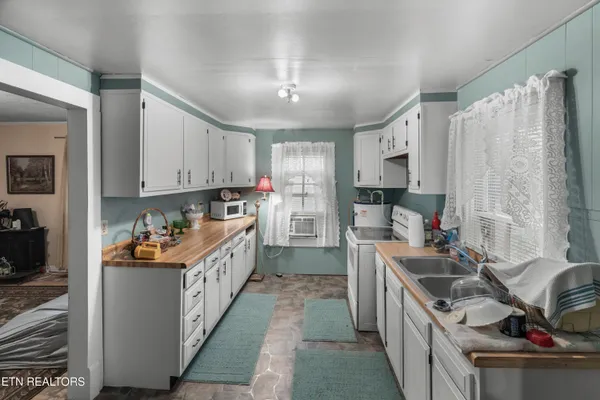 $239,900 | 1568 Harold Patterson Road, Dandridge, TN 37725