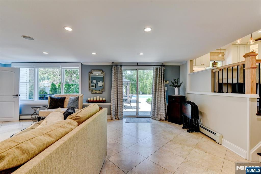 11 Carlisle Road Wayne, NJ 07470 - Photo 10 of 50