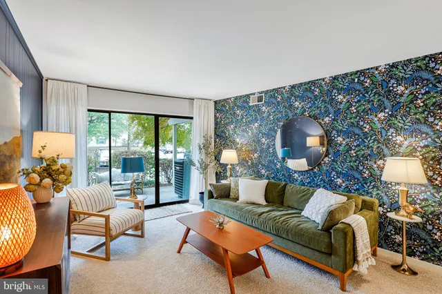 $305,000 | 5778 Rexford Court, Unit 5778B, Springfield, VA 22152