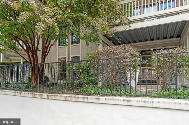 $305,000 | 5778 Rexford Court, Unit 5778B, Springfield, VA 22152