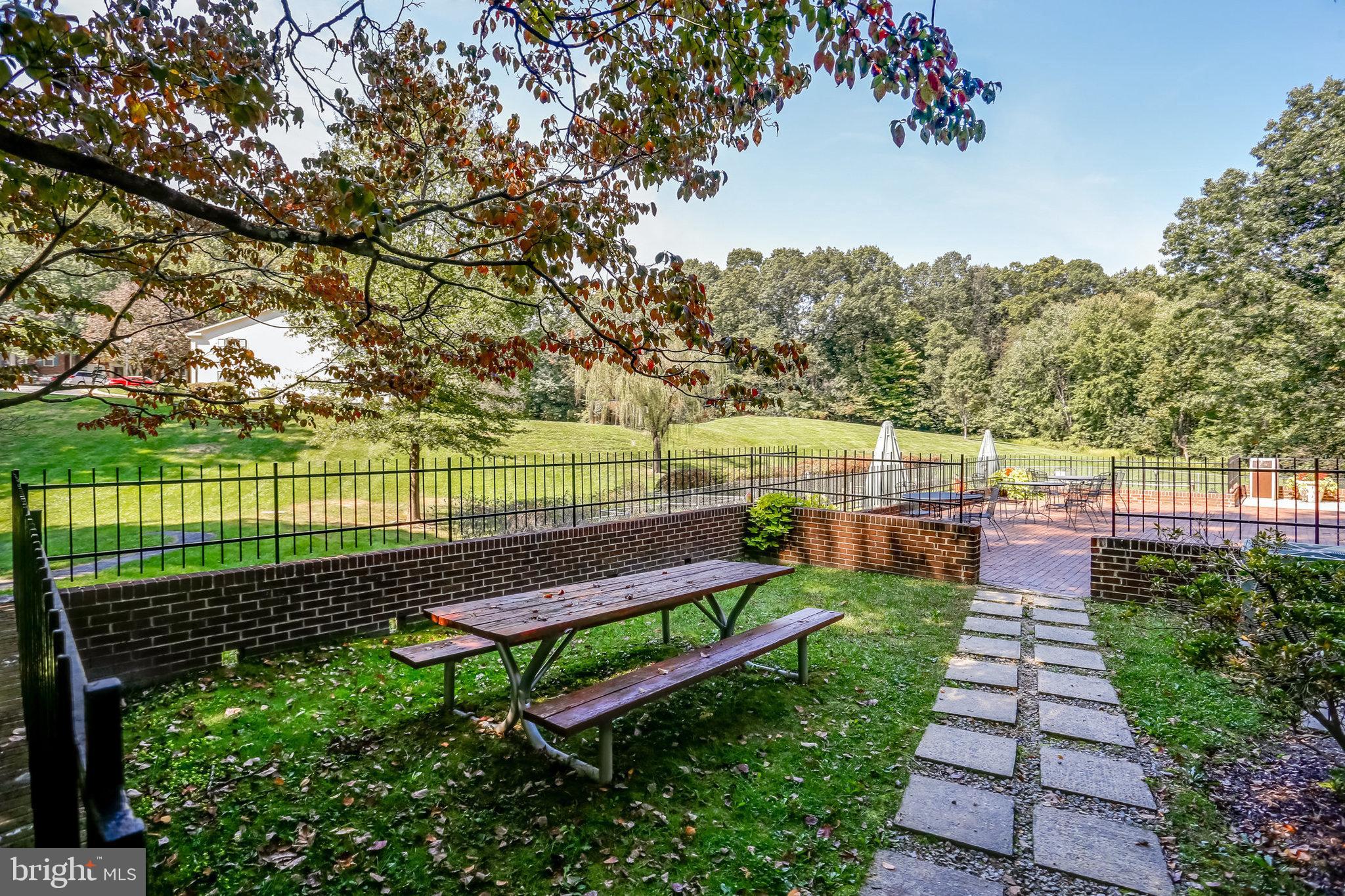 5778 Rexford Court, Unit 5778B Springfield, VA 22152 - Photo 27 of 55 a view of a park with large trees