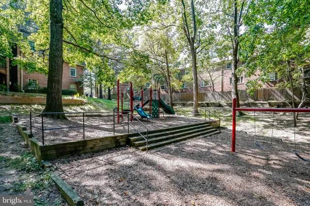 $305,000 | 5778 Rexford Court, Unit 5778B, Springfield, VA 22152