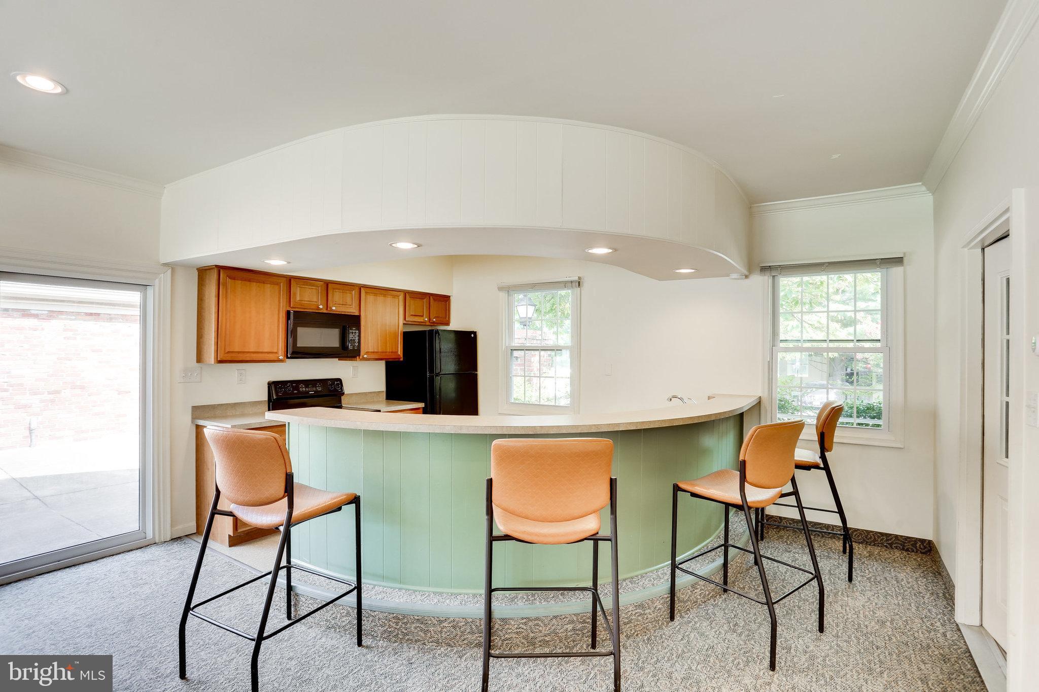 5778 Rexford Court, Unit 5778B Springfield, VA 22152 - Photo 37 of 55 a dining room with furniture and a window