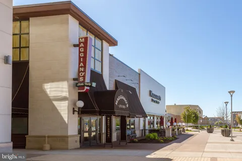 $305,000 | 5778 Rexford Court, Unit 5778B, Springfield, VA 22152