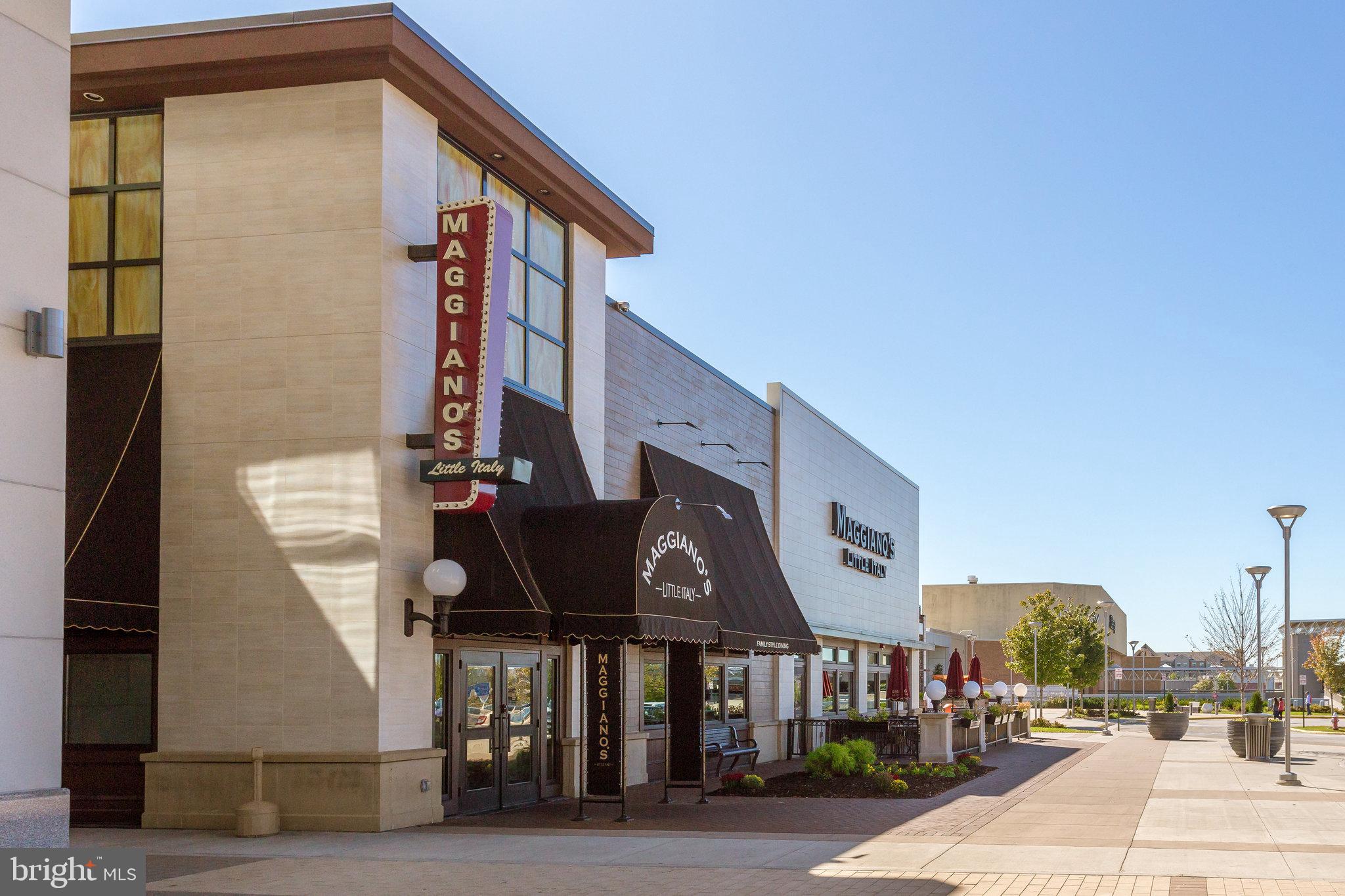 5778 Rexford Court, Unit 5778B Springfield, VA 22152 - Photo 52 of 55 a front view of a building with