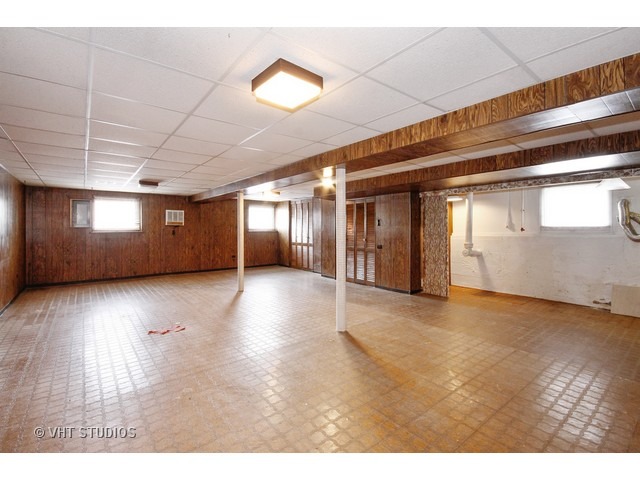 8450 Wolf Road Willow Springs, IL 60480 - Photo 5 of 10 a view of empty room with wooden floor