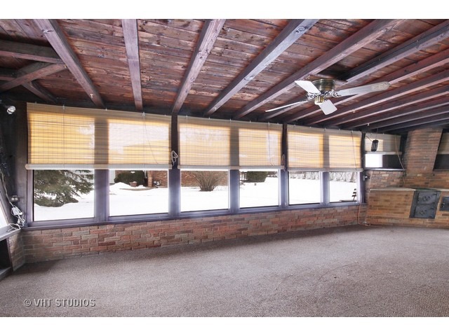 8450 Wolf Road Willow Springs, IL 60480 - Photo 10 of 10 a view of an empty room with a window