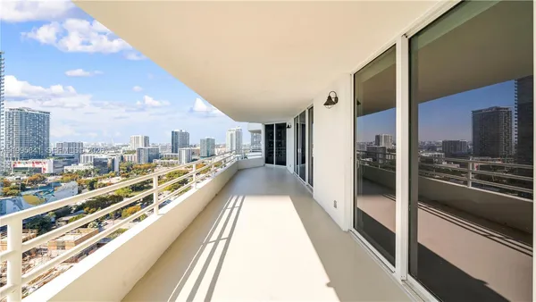 $5,315 | 555 Northeast 34th Street, Unit 2405, Miami, FL 33137