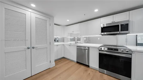 $5,315 | 555 Northeast 34th Street, Unit 2405, Miami, FL 33137