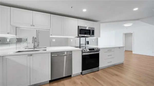 $5,315 | 555 Northeast 34th Street, Unit 2405, Miami, FL 33137