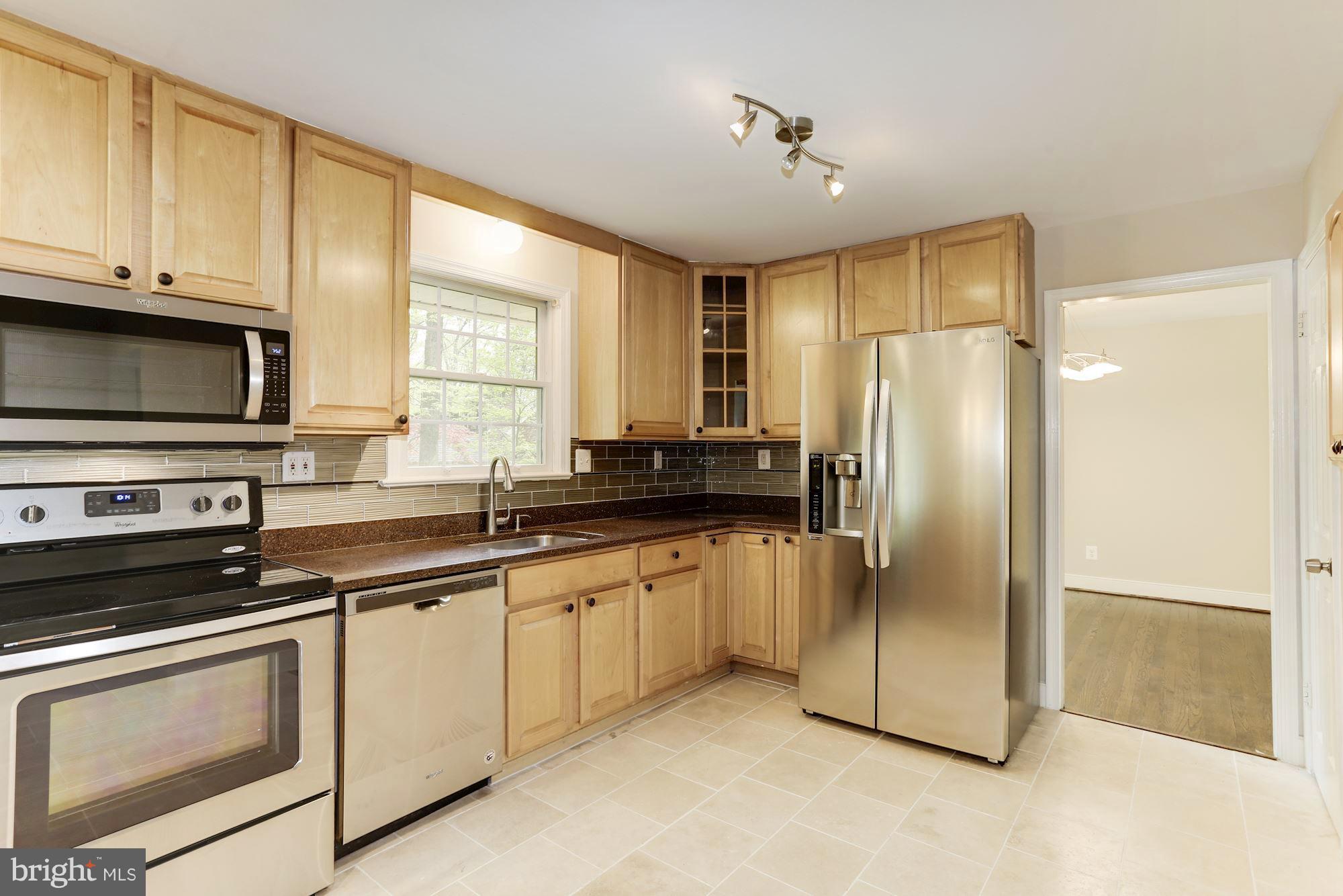 5804 Granby Road Derwood, MD 20855 - Photo 8 of 30 Brand New SS Appliances