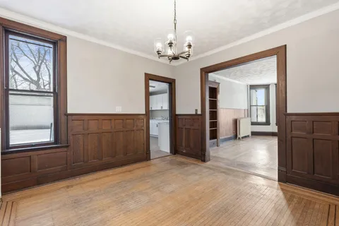 $390,000 | 140 Belvidere Street West, West St. Paul, MN 55118