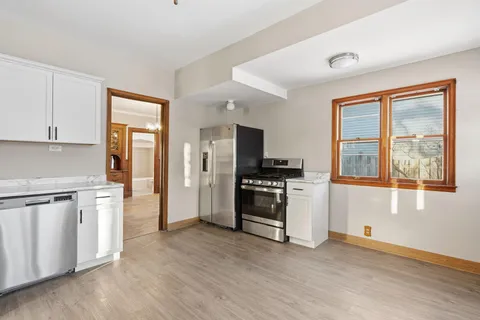 $390,000 | 140 Belvidere Street West, West St. Paul, MN 55118