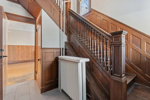 $390,000 | 140 Belvidere Street West, West St. Paul, MN 55118