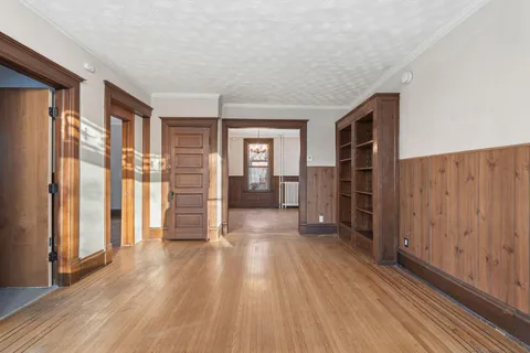 $390,000 | 140 Belvidere Street West, West St. Paul, MN 55118