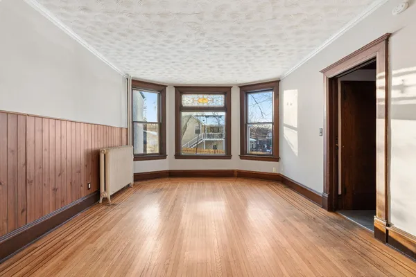 $390,000 | 140 Belvidere Street West, West St. Paul, MN 55118