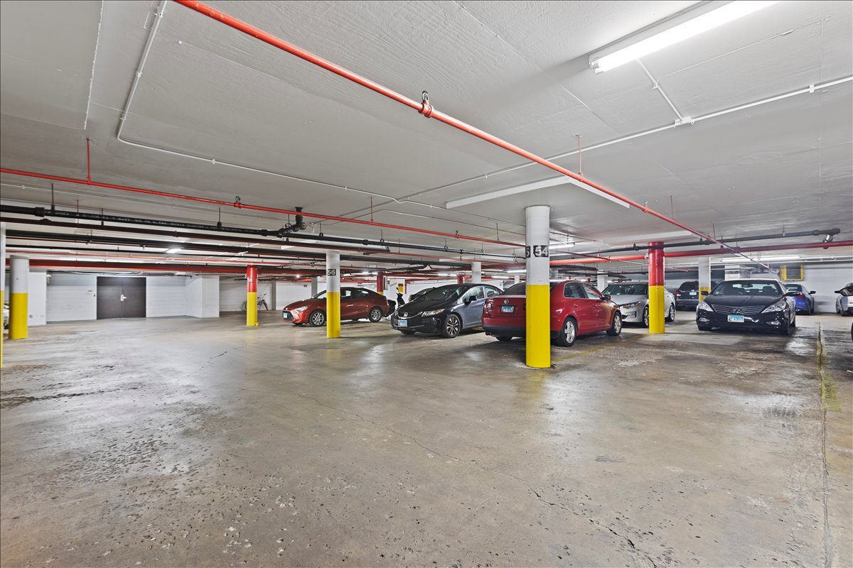 4343 North Clarendon Avenue, Unit 2507 Chicago, IL 60613 - Photo 19 of 23