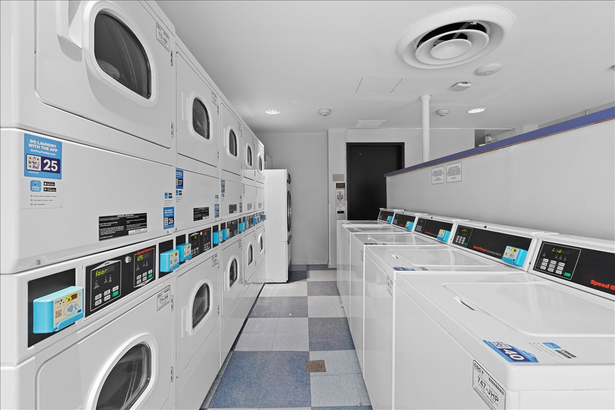 4343 North Clarendon Avenue, Unit 2507 Chicago, IL 60613 - Photo 20 of 23 a utility room with dryer and washer