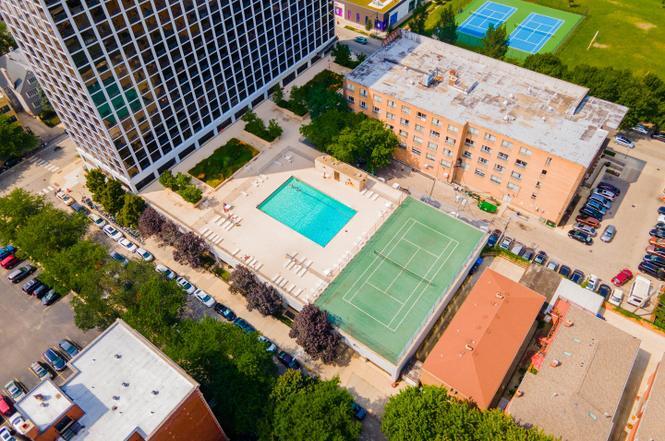 4343 North Clarendon Avenue, Unit 2507 Chicago, IL 60613 - Photo 21 of 23 an aerial view of a house