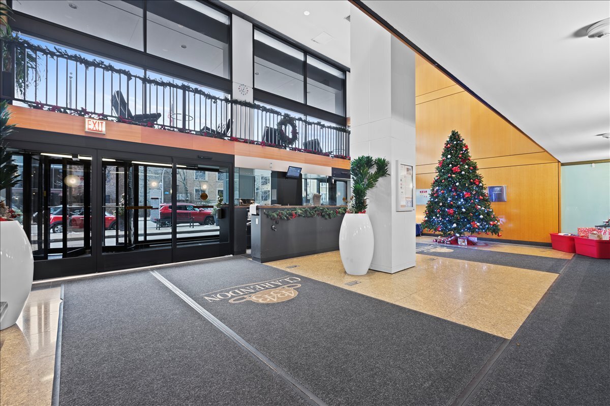 4343 North Clarendon Avenue, Unit 2507 Chicago, IL 60613 - Photo 23 of 23 a view of a interior of the house