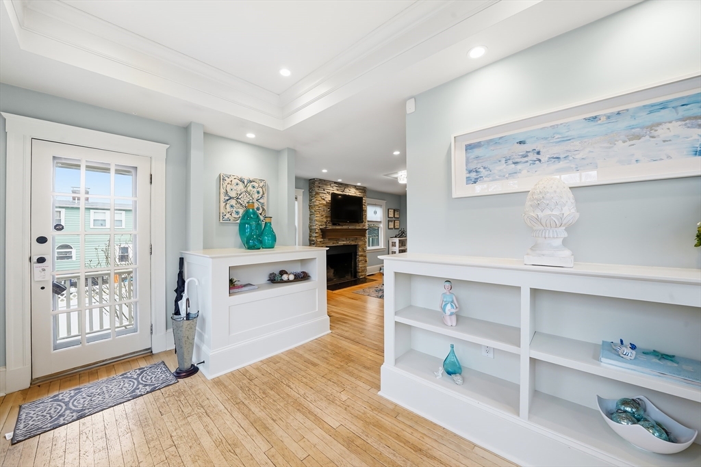 4 Wescott Road Stoneham, MA 02180 - Photo 6 of 42 a view of a living room