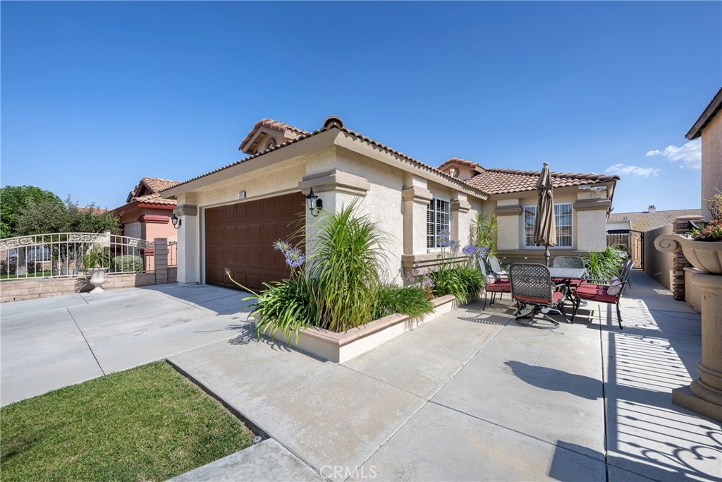 285 Flicker Way Perris, CA 92571 - Photo 6 of 42